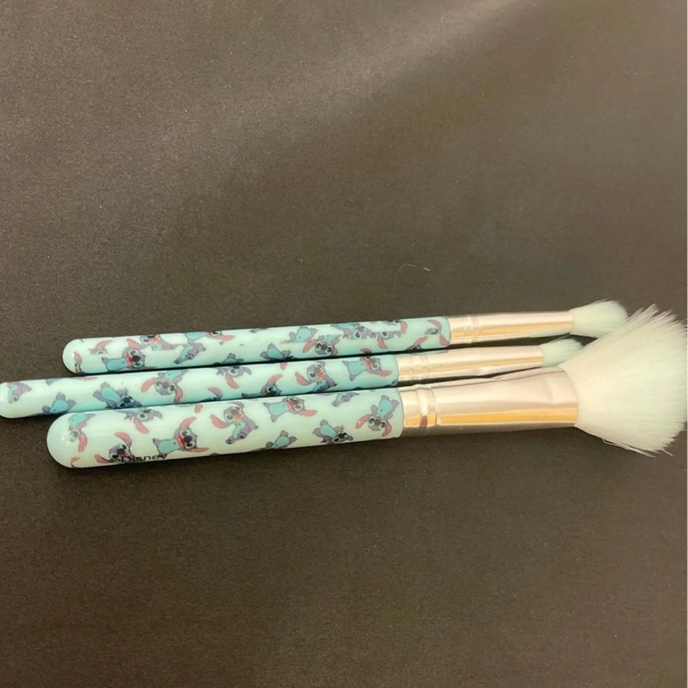 Stitch disney makeup brushes